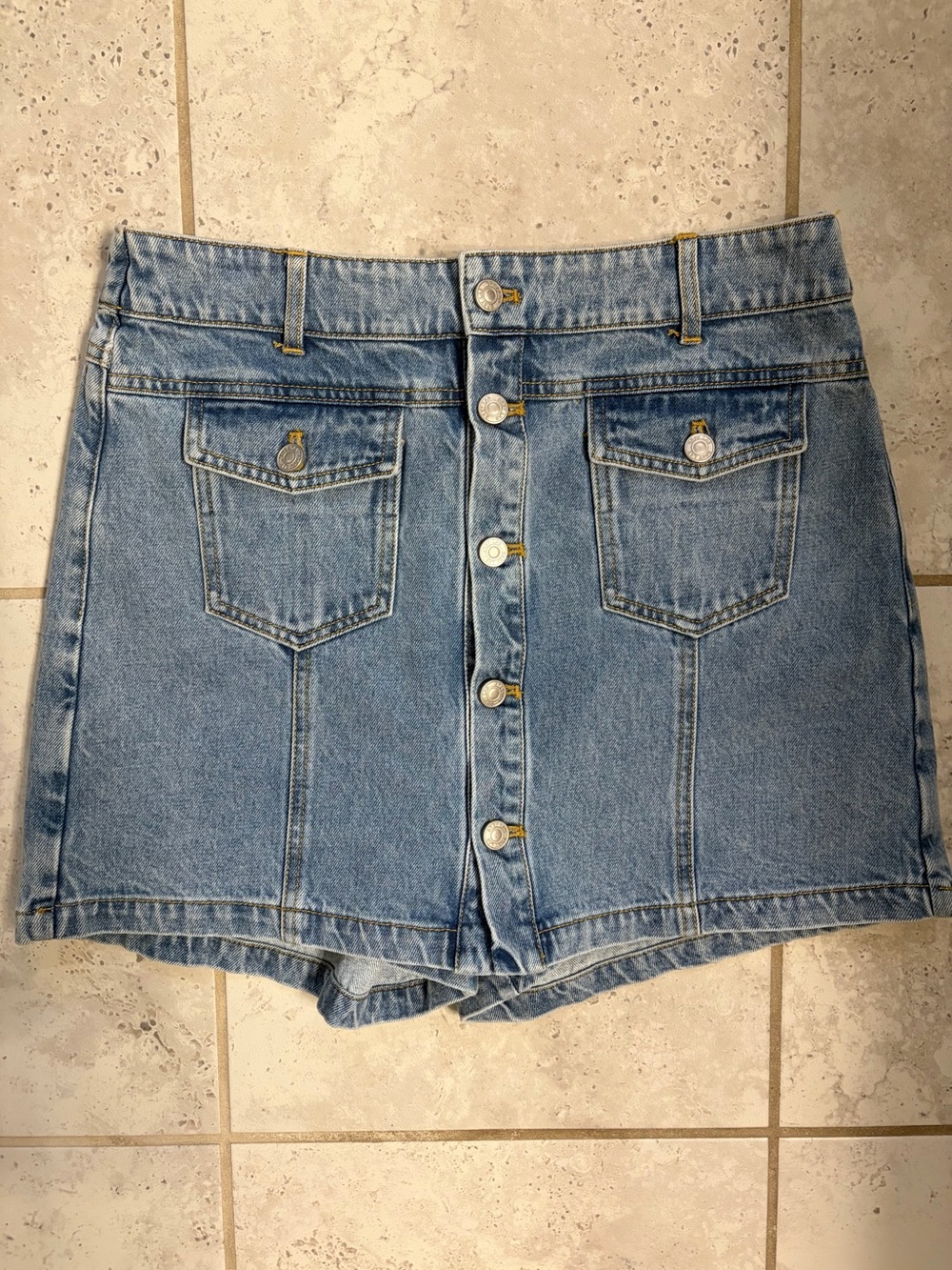 Grey Lab | Retro Style Button-Front Callahan Denim Skort in Light Blue | Sz L